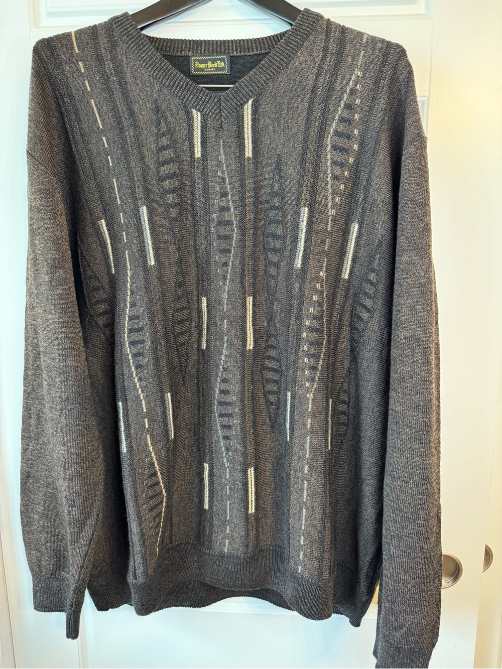 Vintage Homer Reed Ltd. Men's Gray Patterned V-Neck Sweater